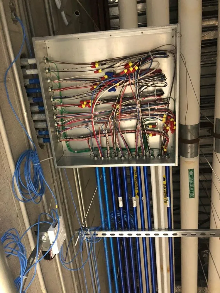 Professional electrical service for homes in emergency electrical service,  by 