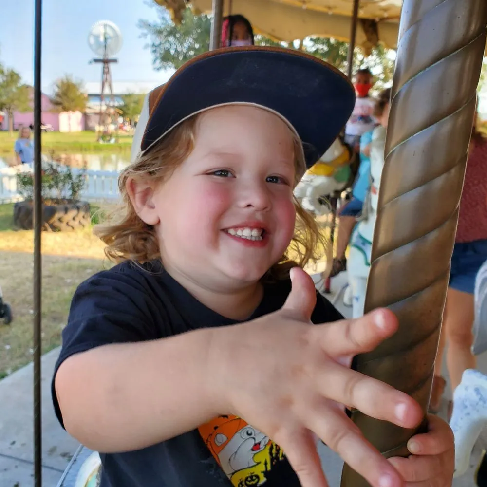 Slide of Cardona Services