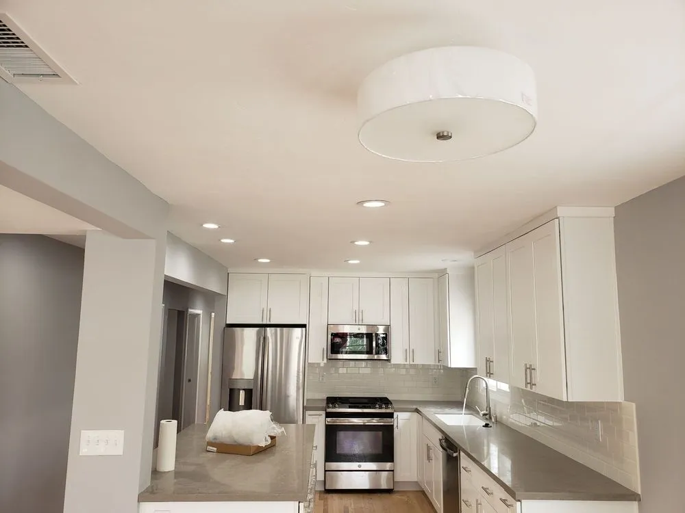 Slide of Carlos Cabrera - The Wire Guy