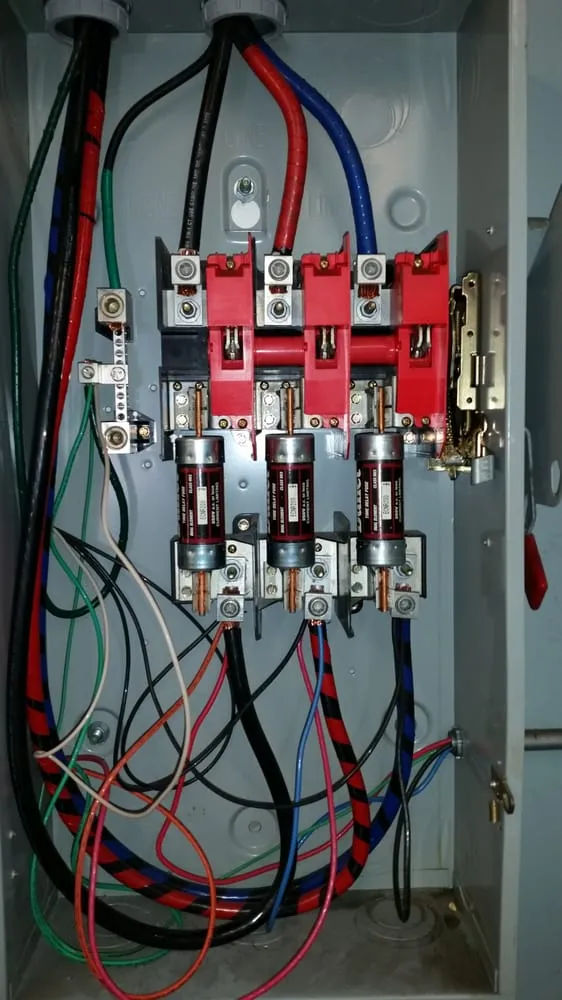 Expert electrician providing emergency electrical service in , 