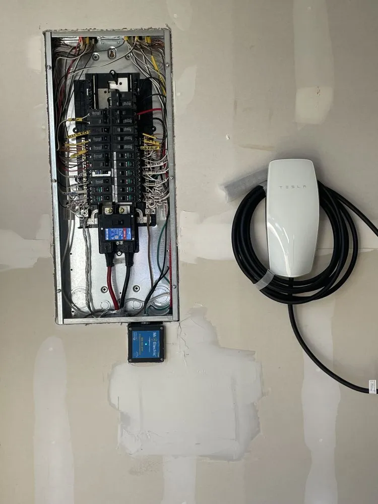 Slide of Carlos Electrical Solutions