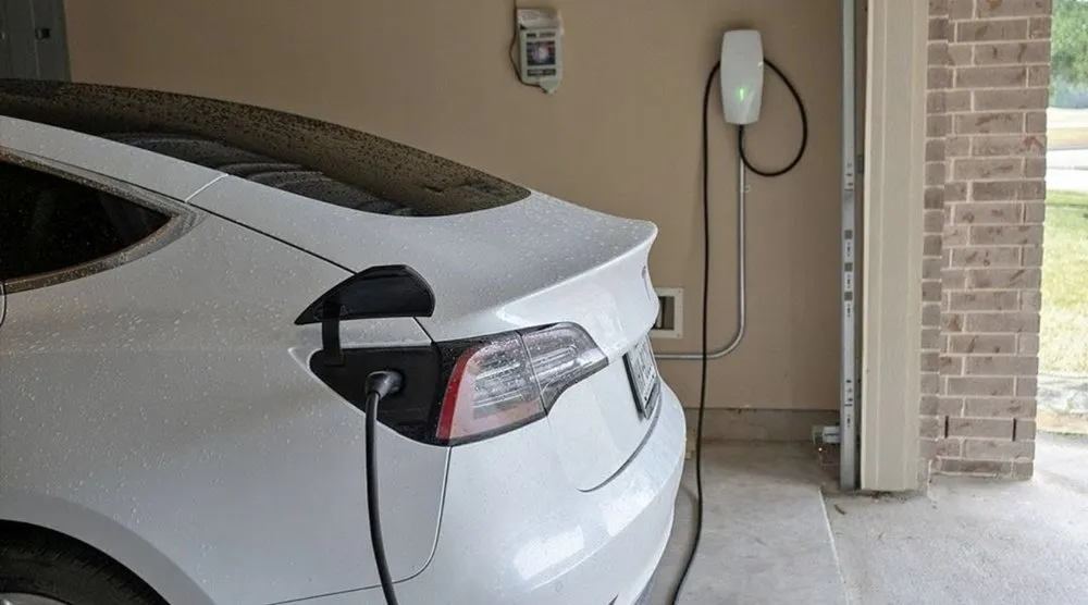 Slide of Carlos Handyman