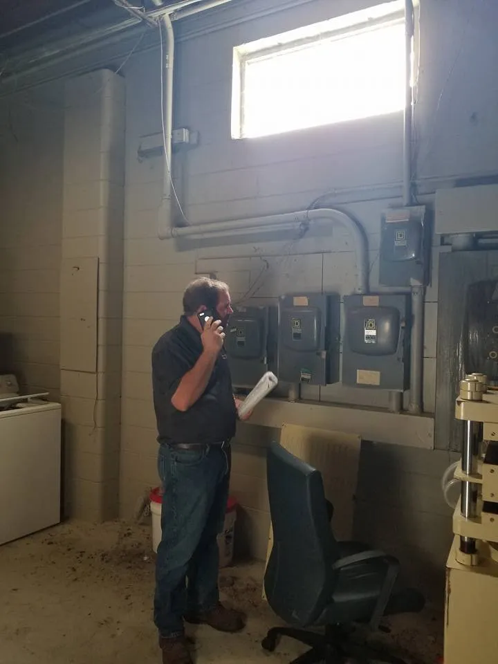 Slide of Carlos Martinez Electric