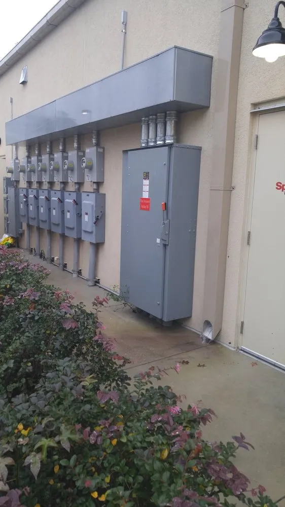 Slide of Carlos Martinez Electric