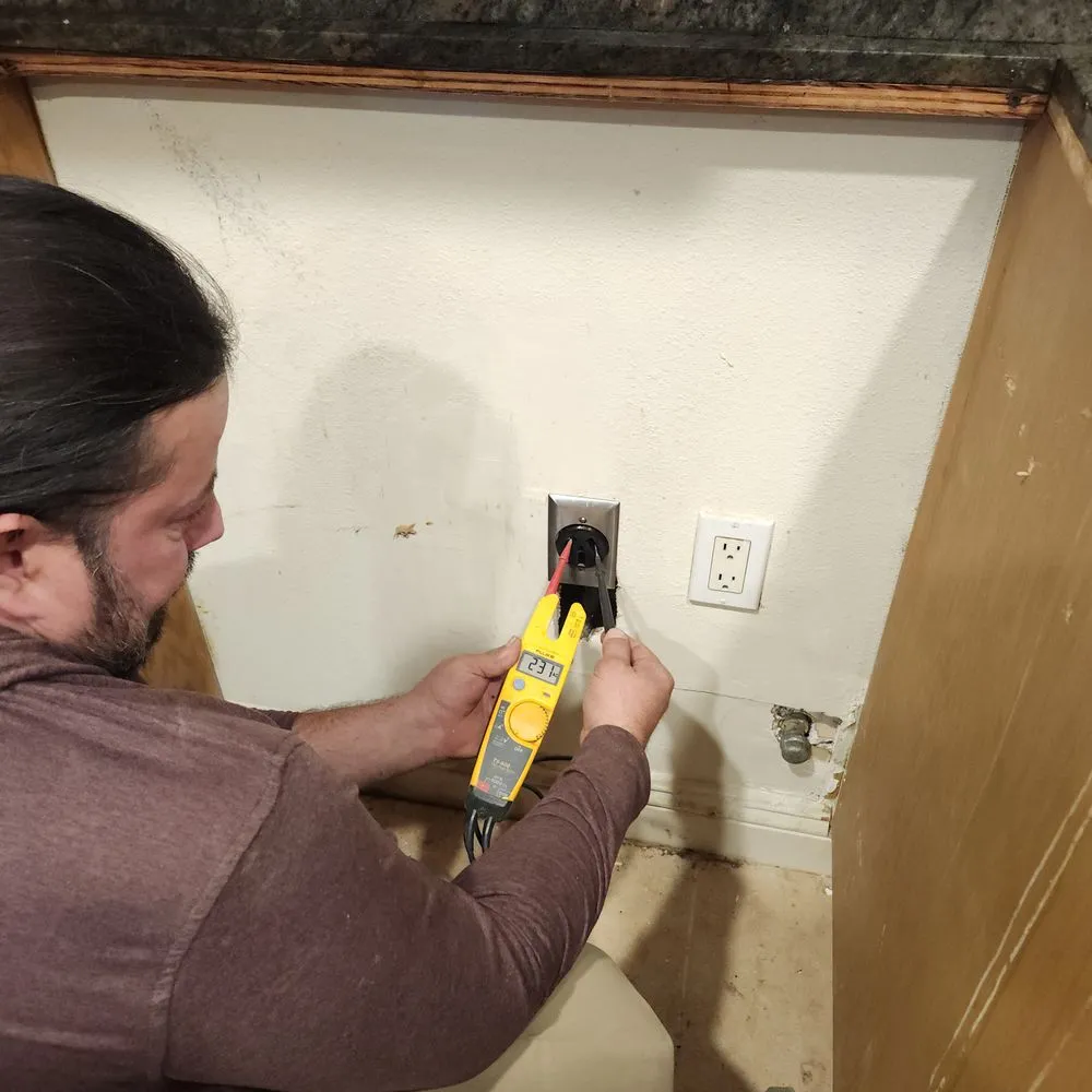 Slide of Carlos The Electrician