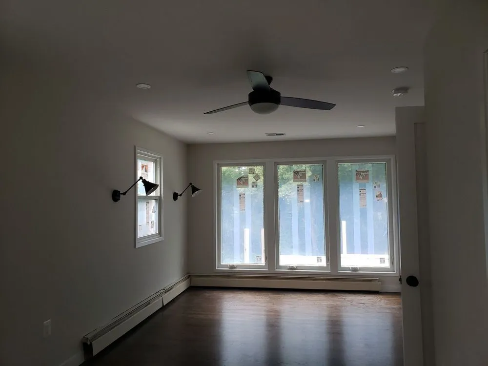 Slide of Carmona Electric