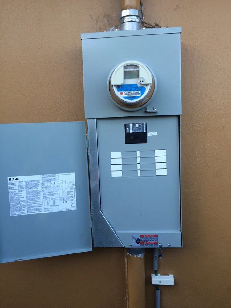 Emergency electrician providing lighting installation in , 