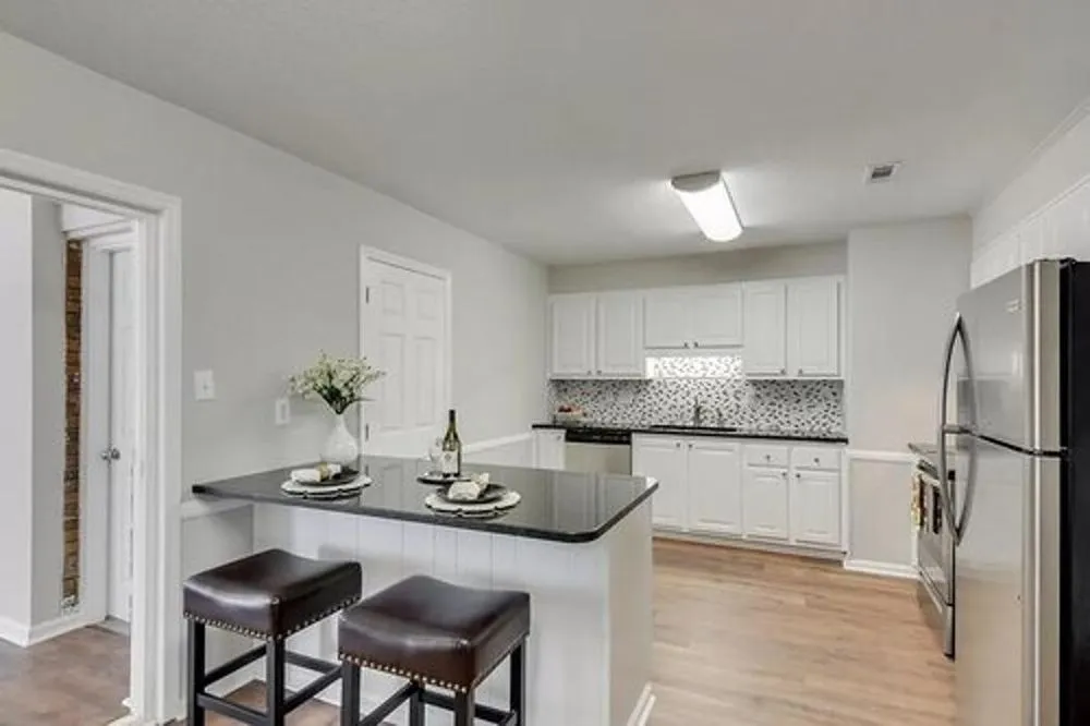 Professional outlet and switch repair service in ,  - Casas Properties