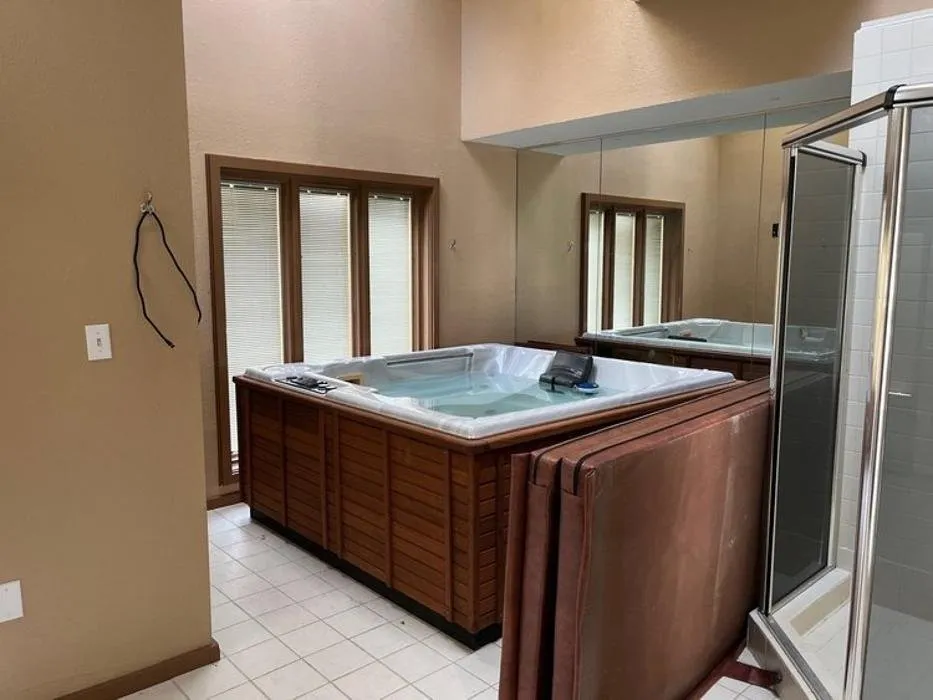 Expert wiring installation in ,  by Casas Properties