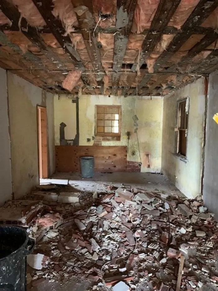 Licensed emergency electrical service service in ,  - Casas Properties