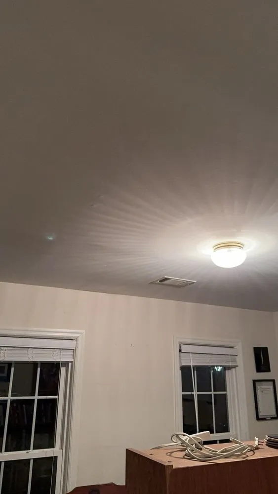 Certified electrician providing electrical repair in , 