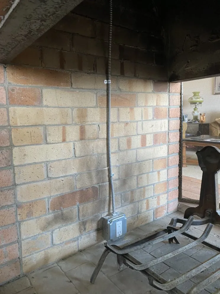 Slide of Castillo Electric