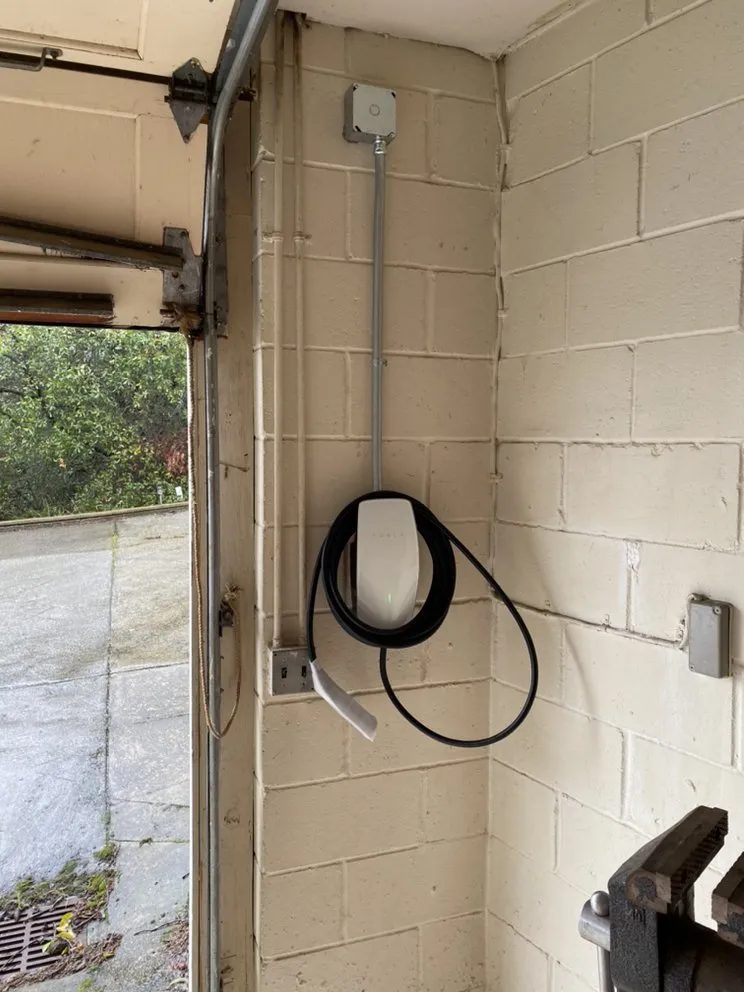 Slide of Castillo Electric