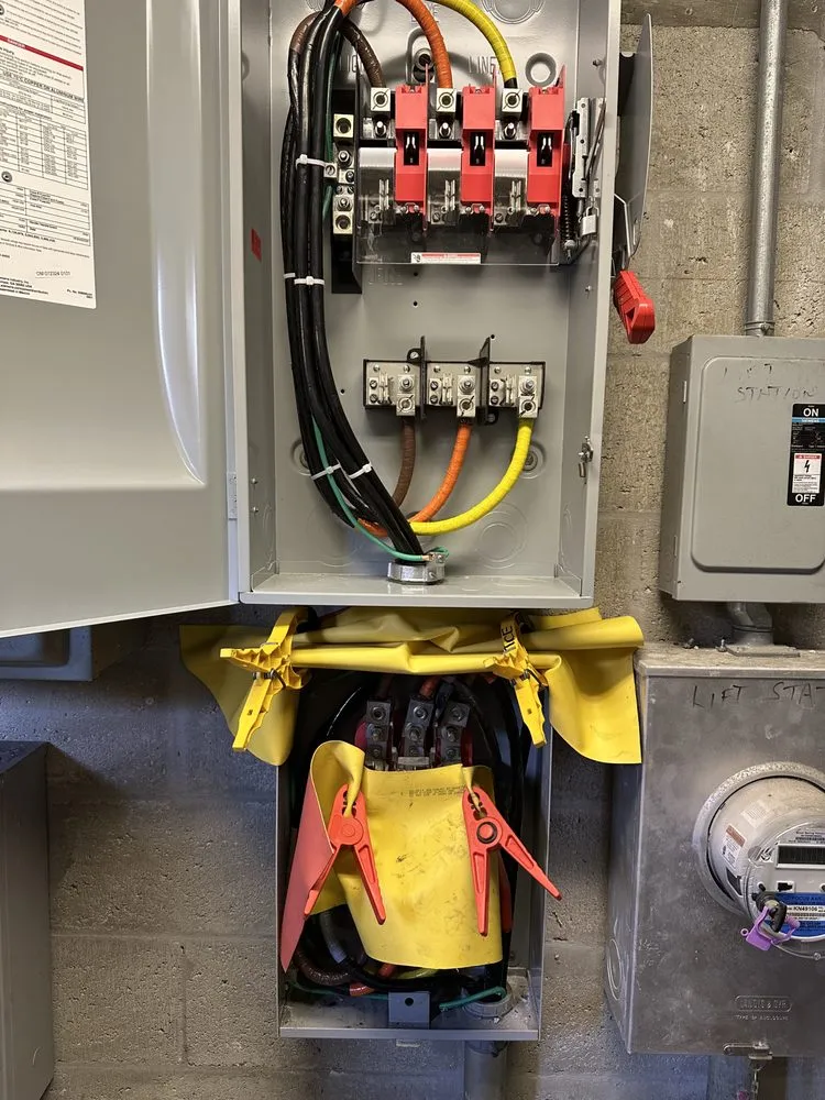 Affordable emergency electrical service experts serving Port St. Lucie, FL - Castillo's Electrical Service