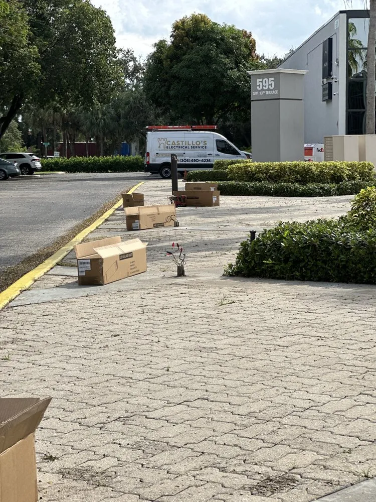 Affordable electrician providing electrical repair in Port St. Lucie, FL - Castillo's Electrical Service