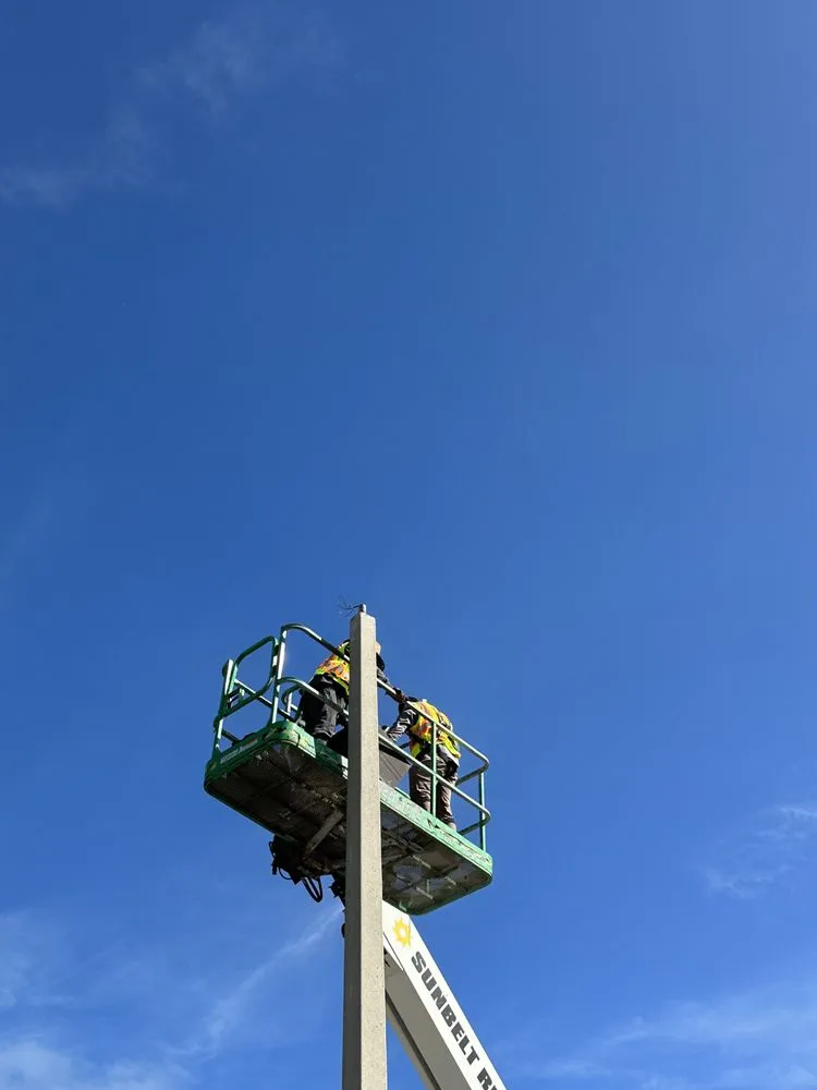 Emergency electrician providing lighting installation in Port St. Lucie, FL - Castillo's Electrical Service