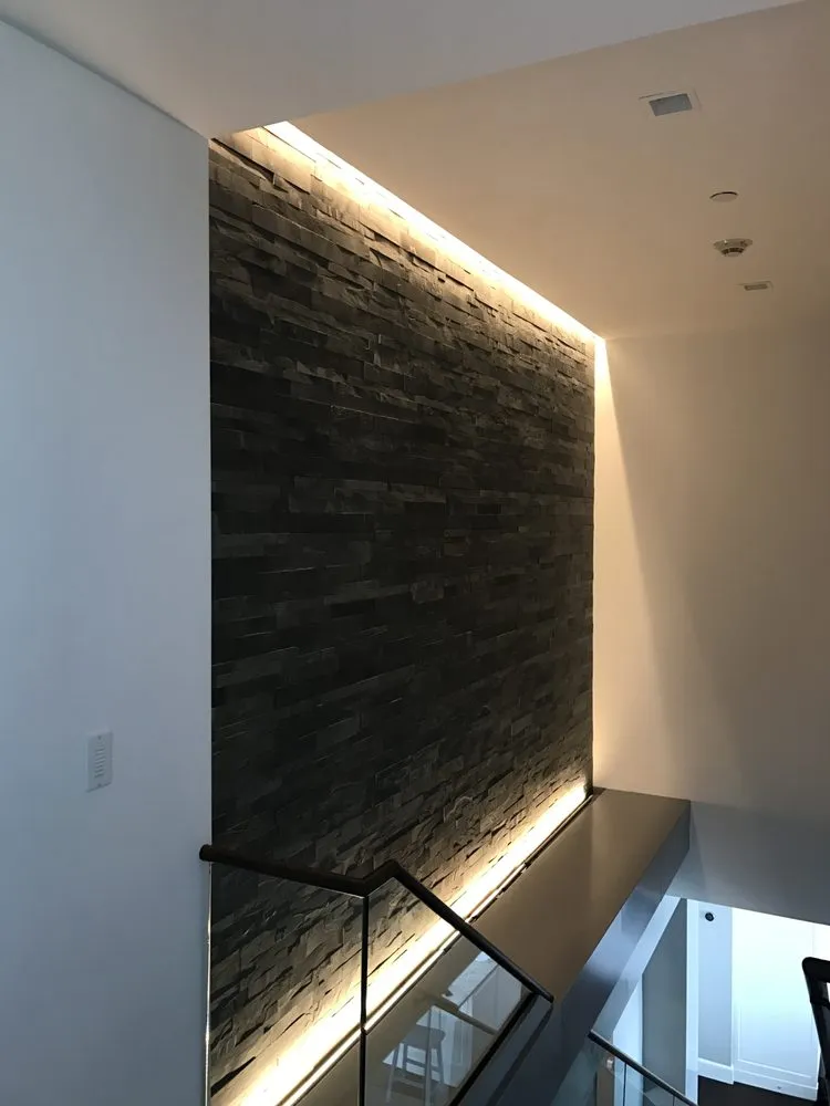 Professional electrician providing electrical repair in , 