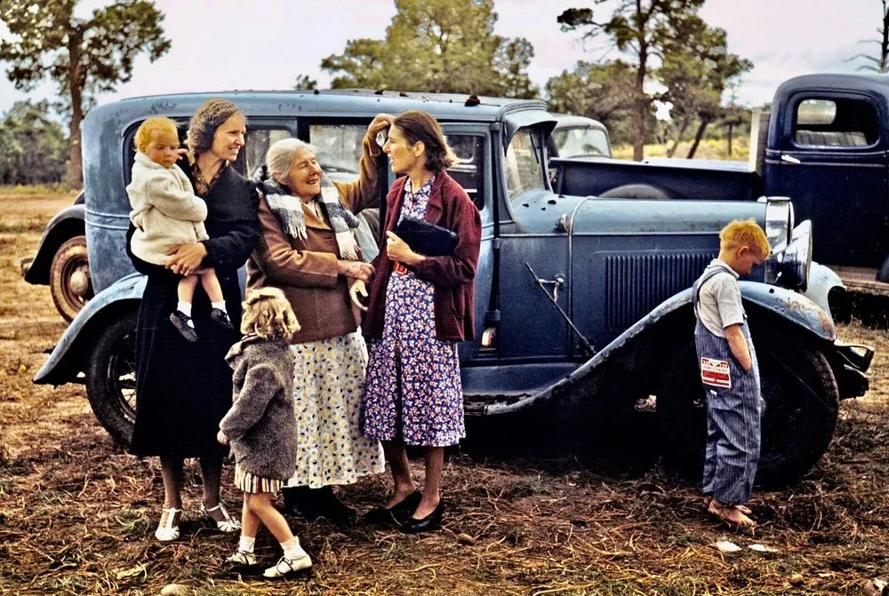 Slide of Castro Electrical Services