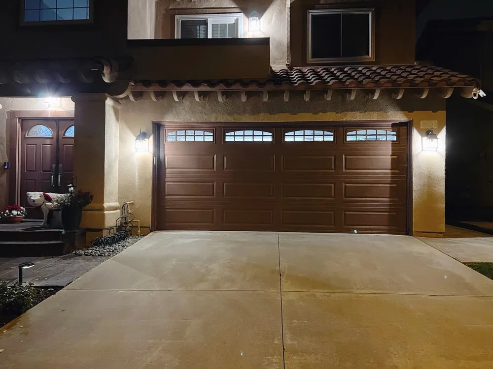 Slide of Castro Services