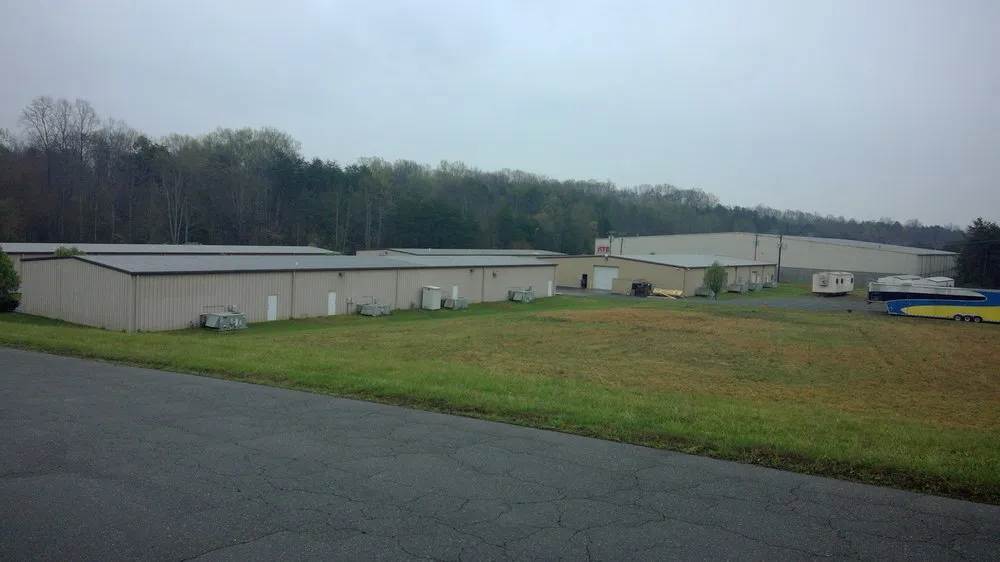 Trusted electrician providing circuit breaker repair in , 