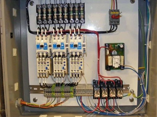 Affordable electrician providing outlet and switch repair in Hyde Park, MA - Cataloni Electrical Services