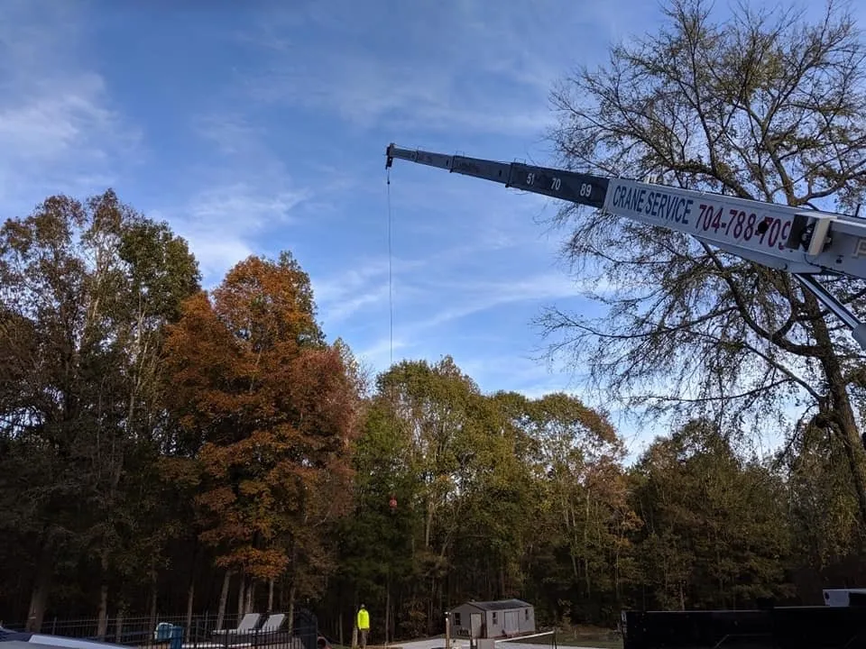 Emergency electrical service for homes in wiring installation, by