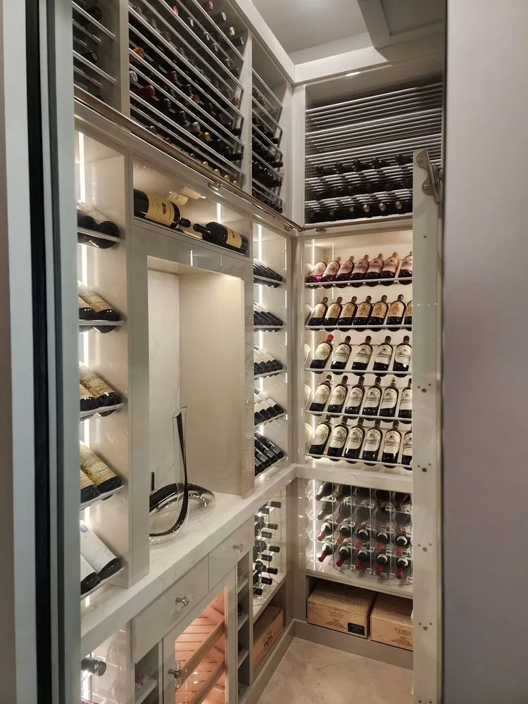 Slide of Cave a' Vin