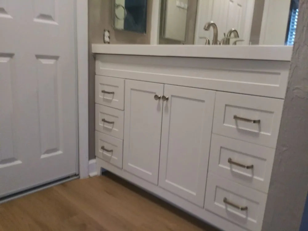 Professional electrician providing electrical repair in ,