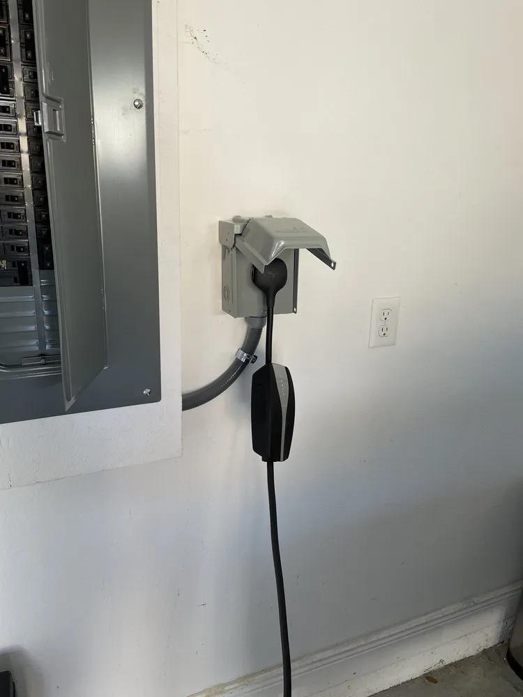 Reliable electrical service for homes in lighting installation, by