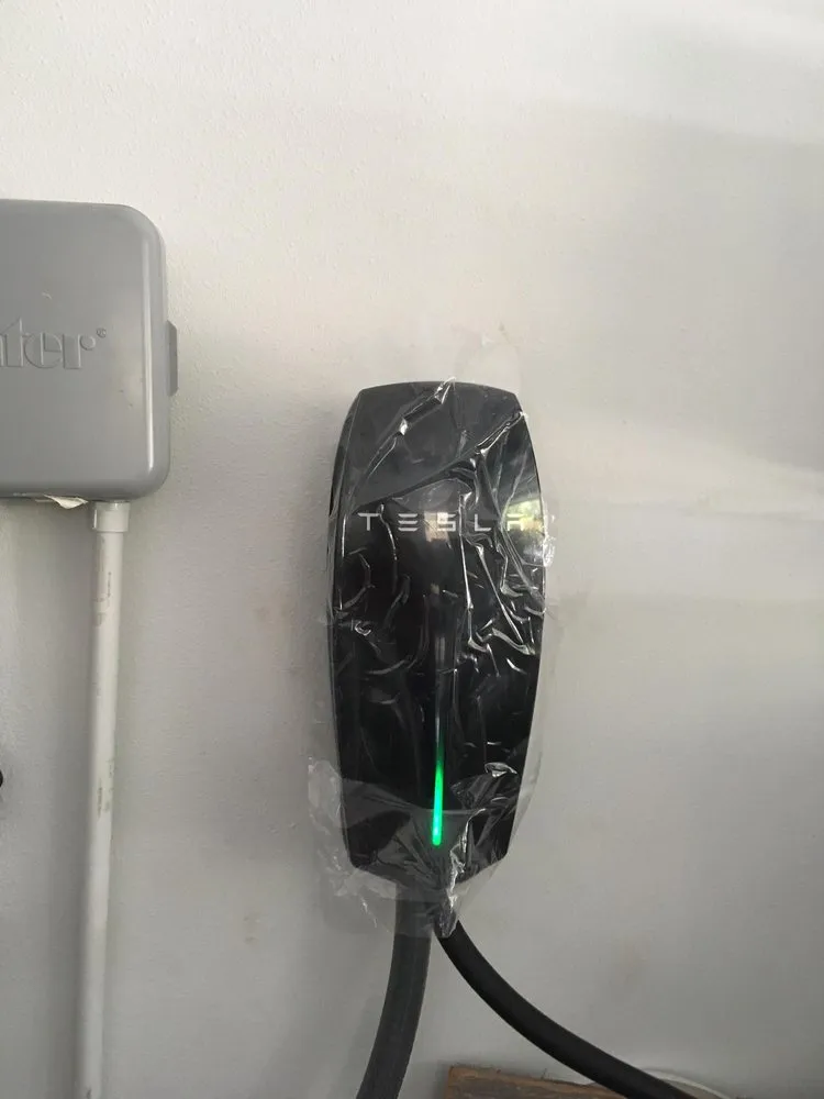 Slide of Cedeno Electric