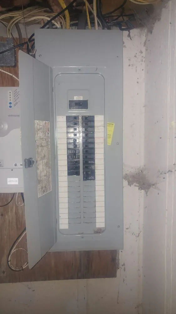 Reliable electrician providing circuit breaker repair in Rumford, RI - Celtic Electric