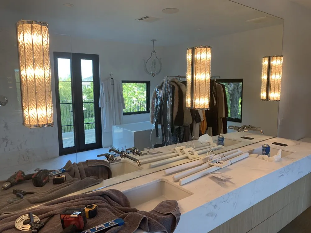 Affordable outlet and switch repair experts serving Pacific Palisades, CA - Center Light Electric