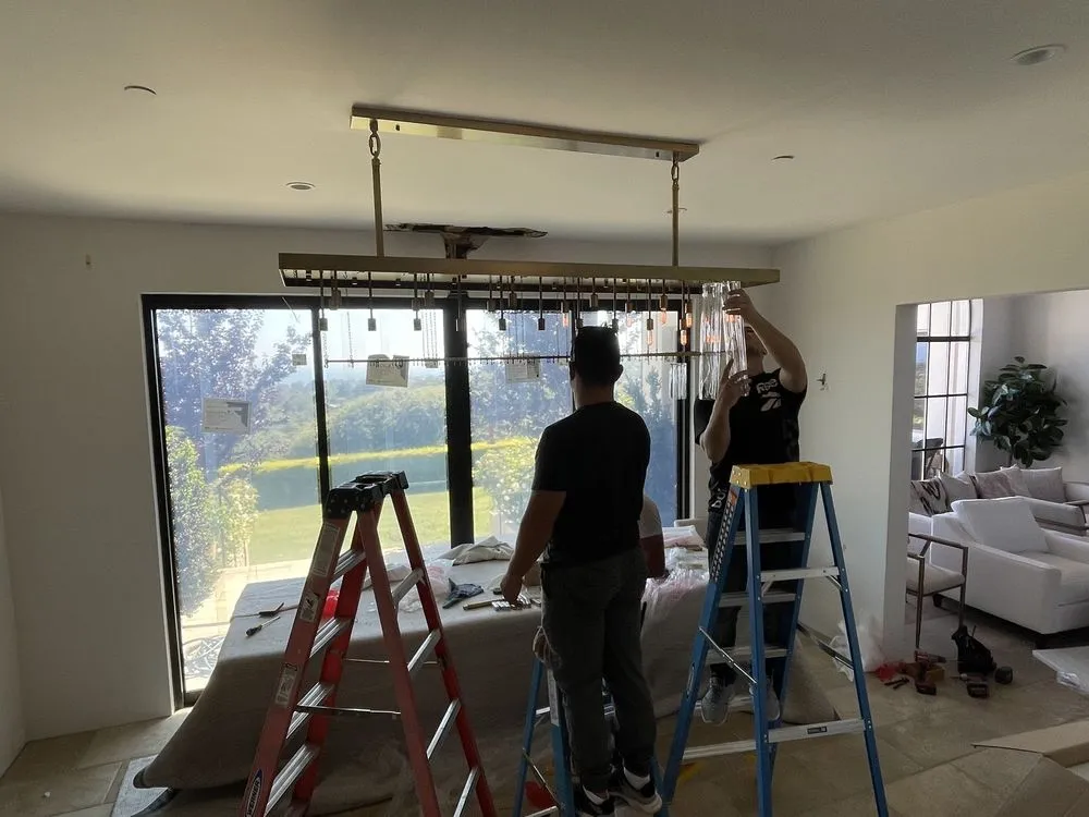 Licensed electrical repair experts serving Pacific Palisades, CA - Center Light Electric