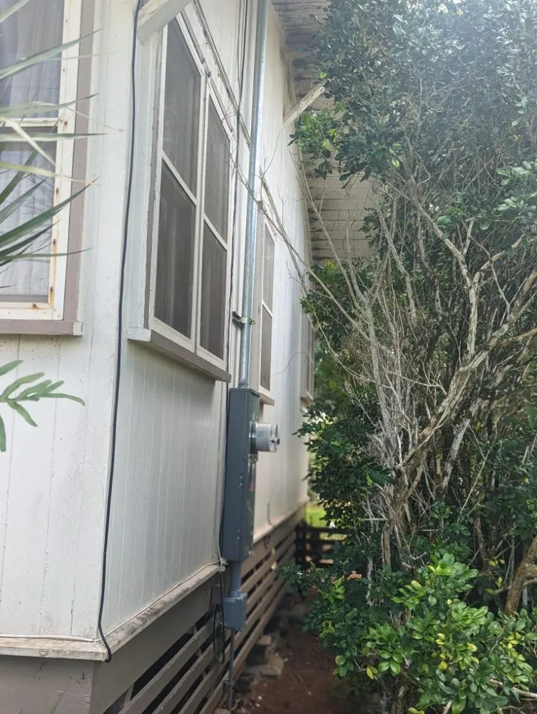 Emergency electrician providing emergency electrical service in Urban Honolulu, HI - Certified Electrical Services