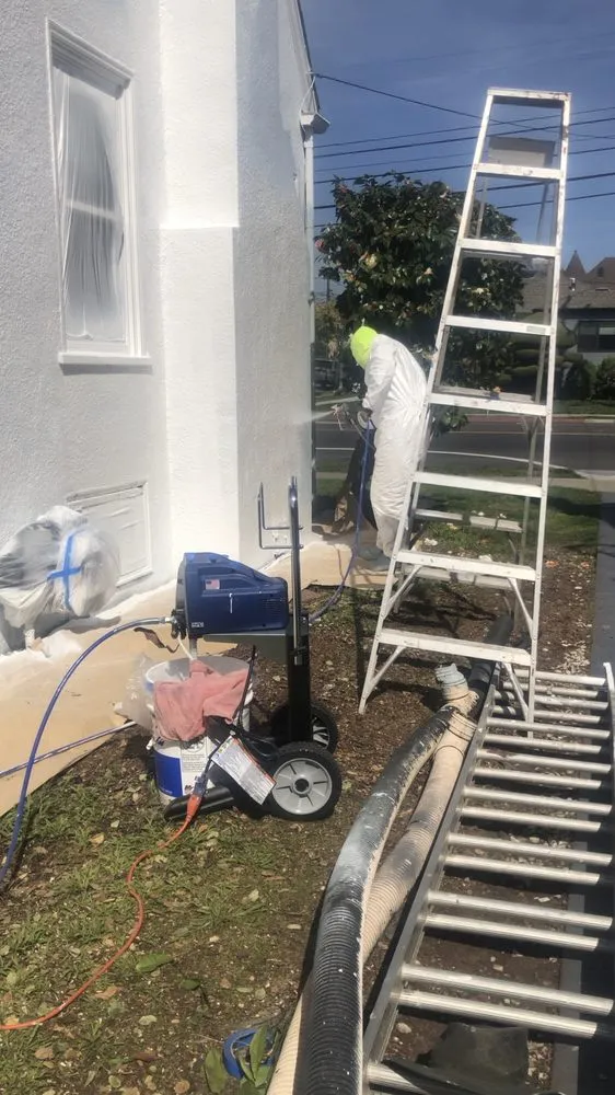 Affordable electrician providing circuit breaker repair in , 