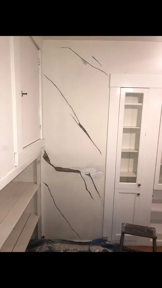 Affordable electrician providing wiring installation in , 