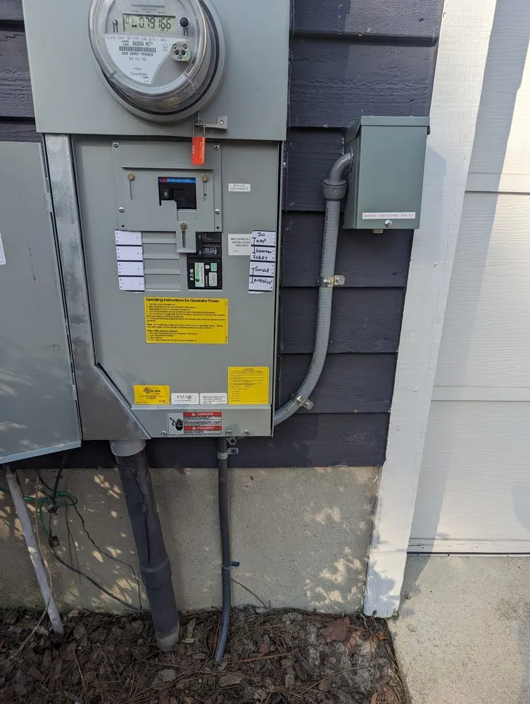 Emergency circuit breaker repair experts serving Wagram, NC - CGA Electric