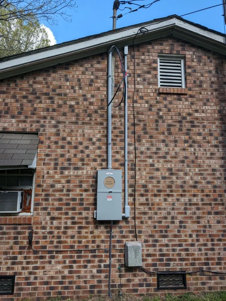 Licensed circuit breaker repair experts serving Wagram, NC - CGA Electric