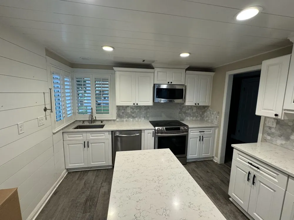 Slide of Chable Cleaning & Maintenance Services