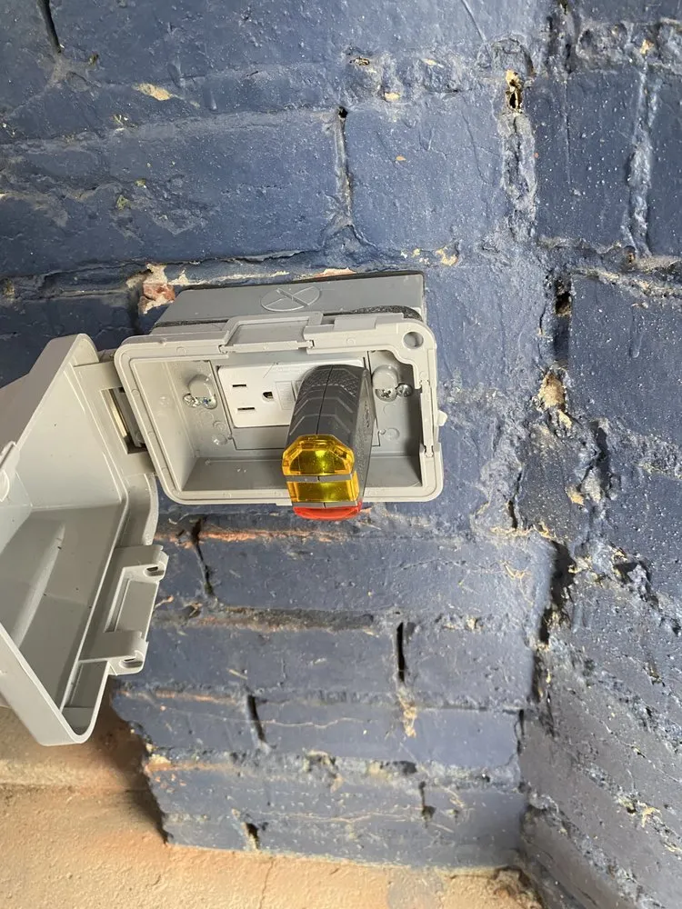 Slide of Chacon Electric B