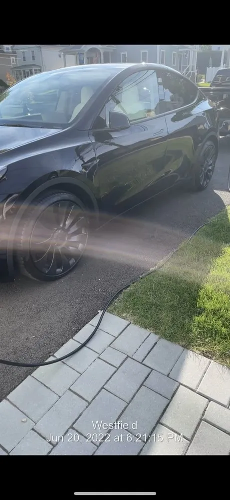 Trusted electrician providing electrical repair in , 