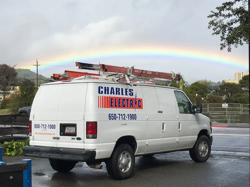 Certified electrician providing lighting installation in , 