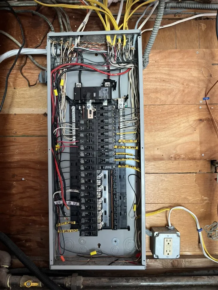 Slide of Charlie Eletrician