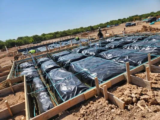 Chavez bros remodeling Logo