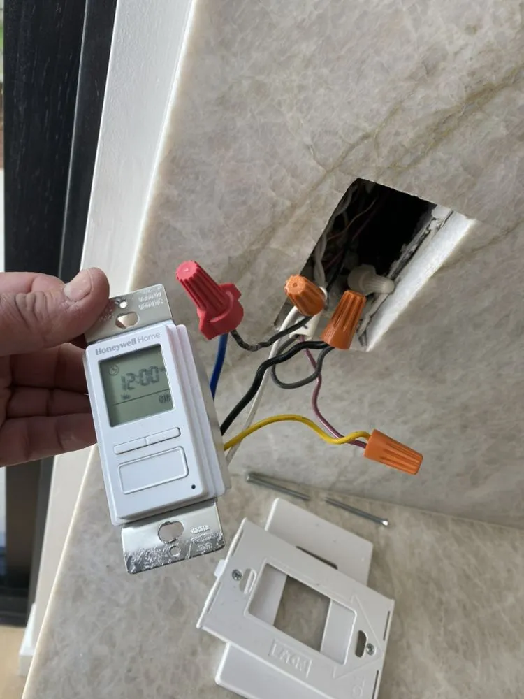 Slide of Chavez Electrical Services