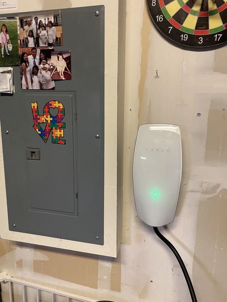 Slide of Chavos Electric