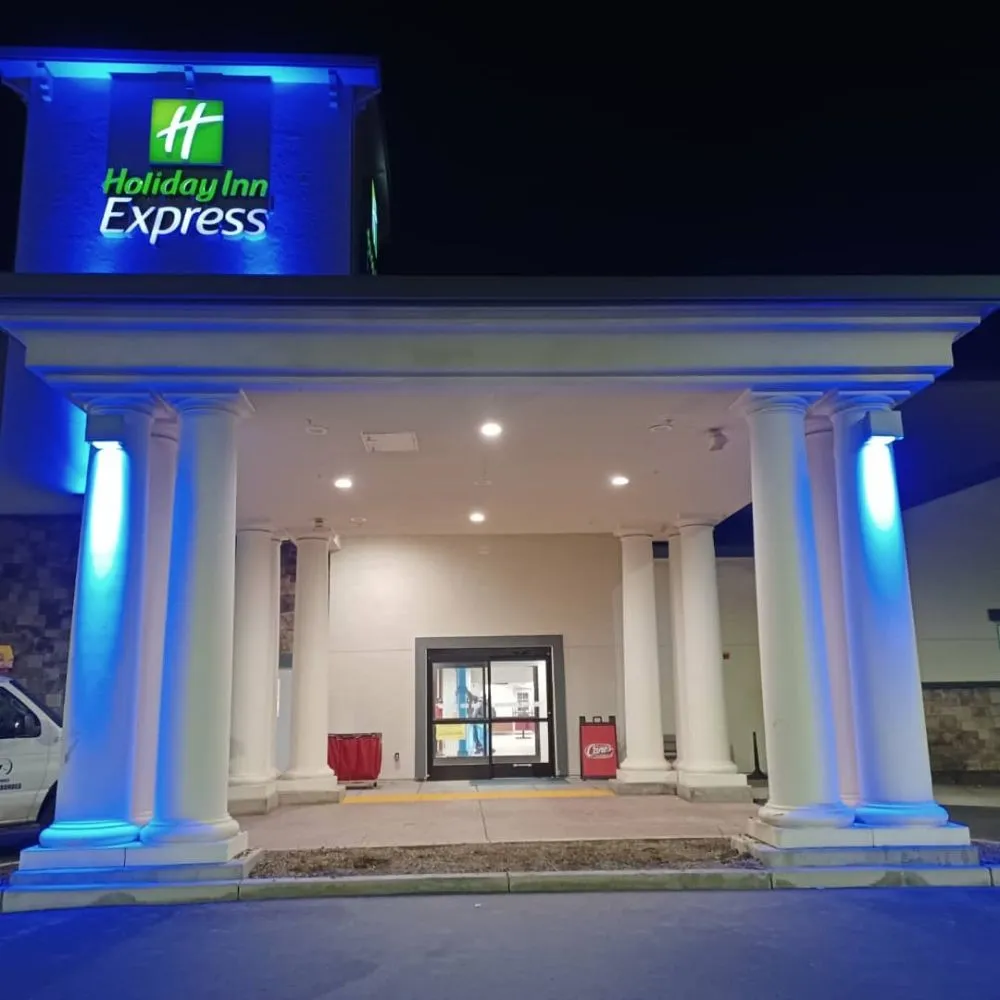 Slide of Chavos Electric