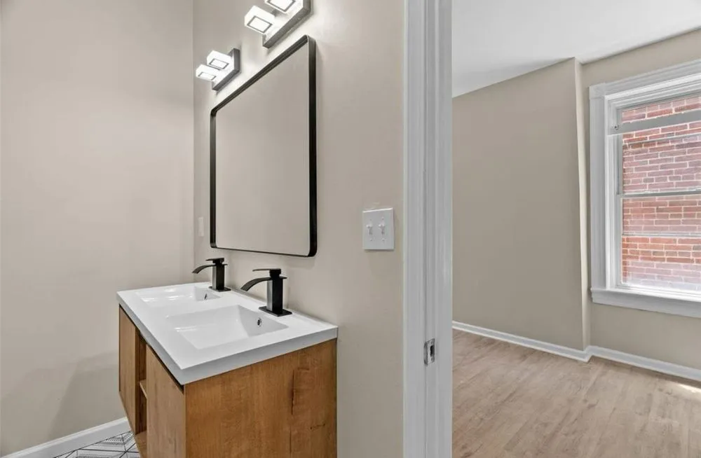 Emergency circuit breaker repair in St Charles, MO by Checkout Construction