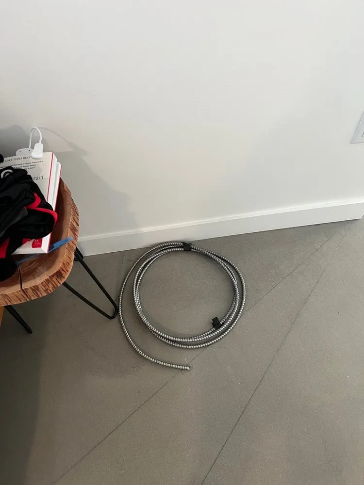 Slide of Checo Electric