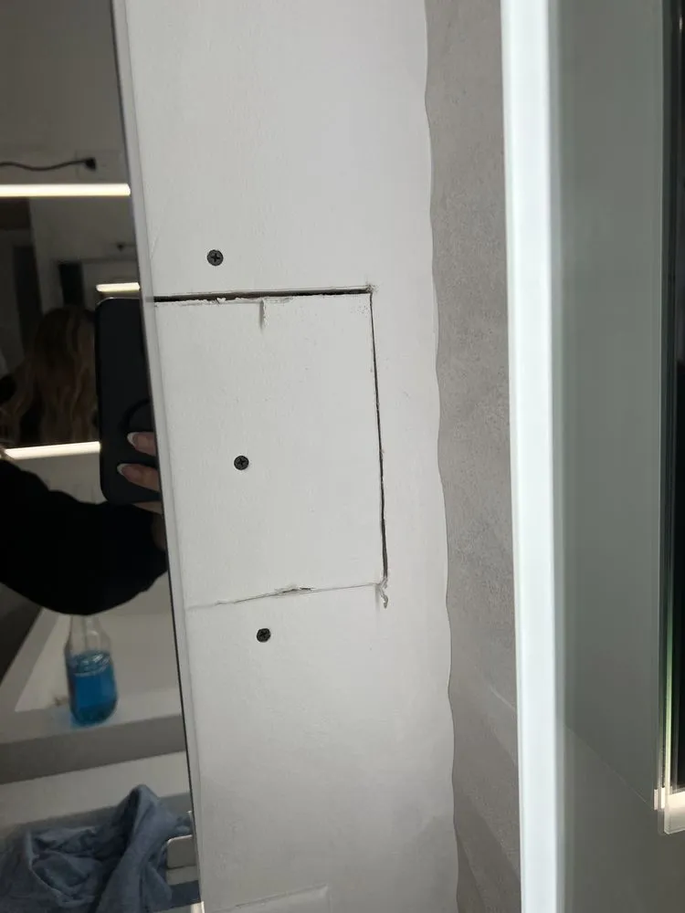 Slide of Checo Electric